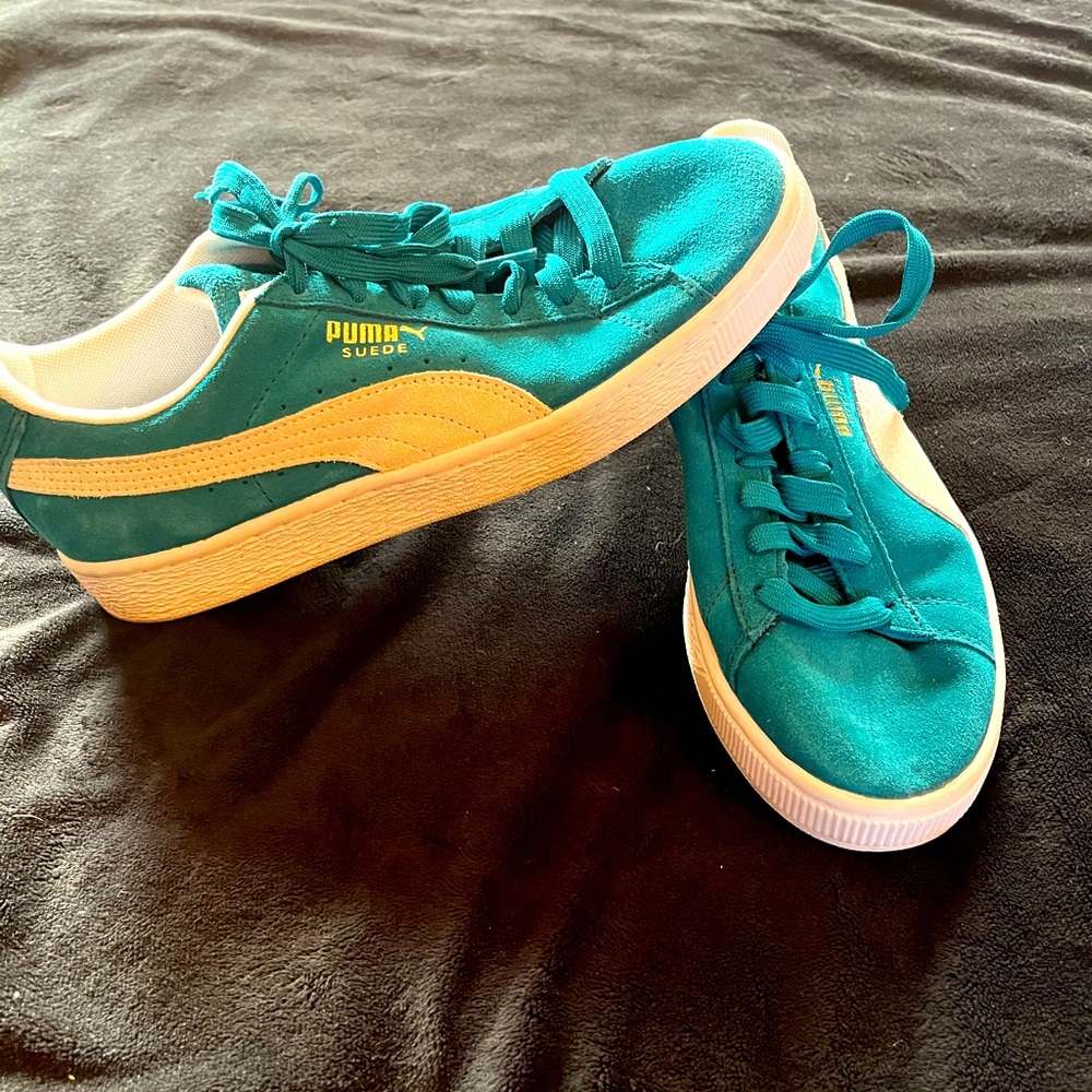 Light Used/Puma Suede Teal Women’s Sneakers/ Size 8